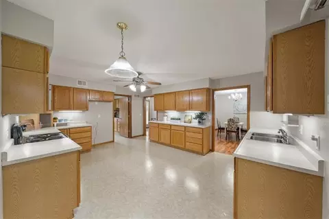 609 Main St, East Lynne, MO 64743