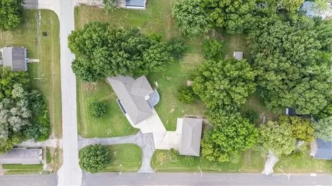 609 Main St, East Lynne, MO 64743