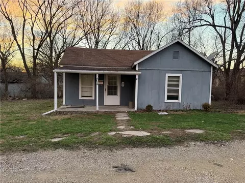 204 S Buffalo St, Holden, MO 64040