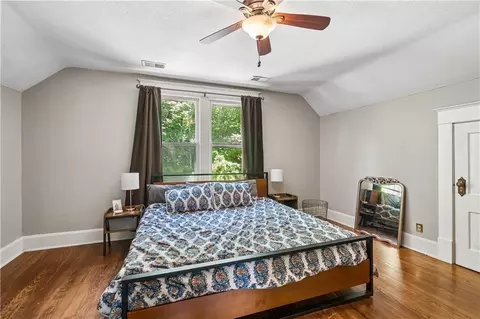 Bedroom - 424 Walnut St, Weston, MO 64098 photo 1 of 5