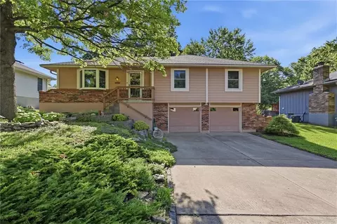 16311 Mckinley St, Belton, MO 64012
