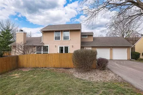 10890 Bradshaw St, Overland Park, KS 66210