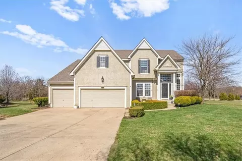 18518 W 252nd St, Paola, KS 66071