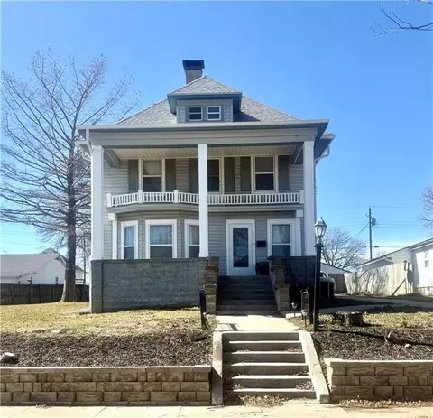 614 S Buchanan St, Maryville, MO 64468