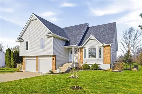 810 Crane St, Raymore, MO 64083