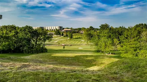 4206 Nicklaus Dr, Lawrence, KS 66047