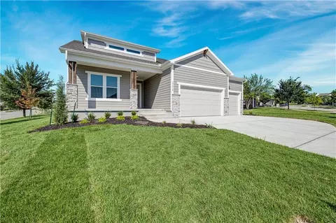 17412 Richards St, Overland Park, KS 66221