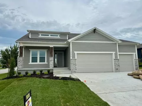 17412 Richards St, Overland Park, KS 66221