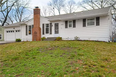 5916 W 101 Pl, Overland Park, KS 66207