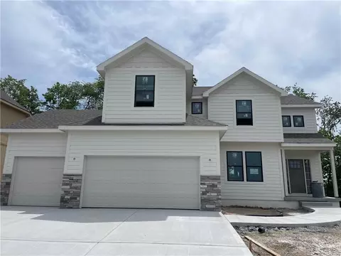 1961 Longview Dr, Liberty, MO 64068
