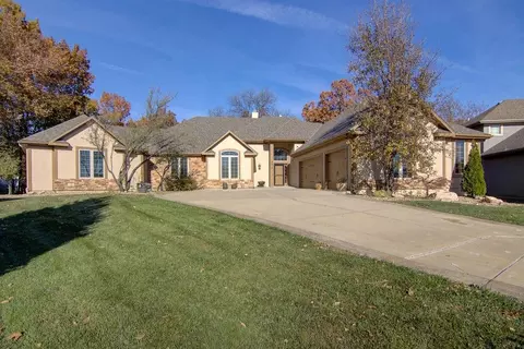6819 Woodstock Ct, Shawnee, KS 66218