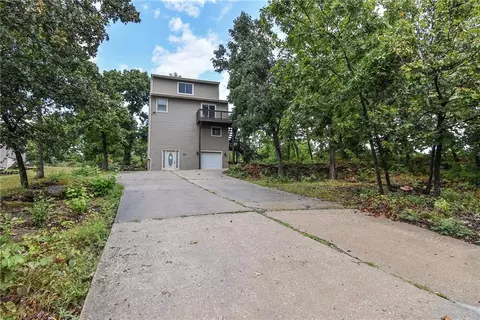 304 E 164th Ter, Belton, MO 64012