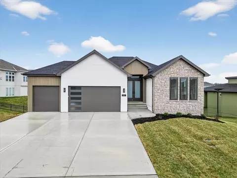 8203 NW 89th Ter, Kansas City, MO 64153