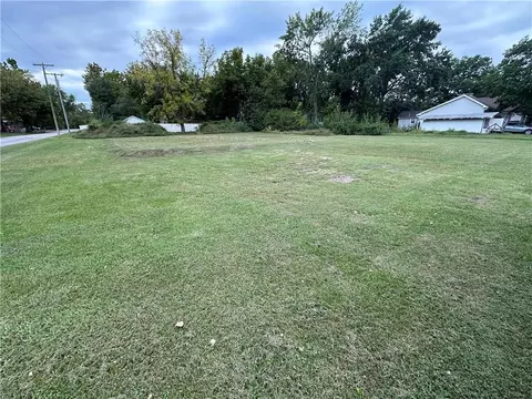 408 E 12th St, Pleasanton, KS 66075