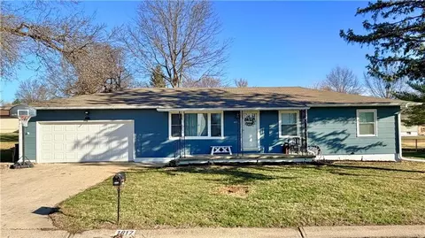 1817 St Joseph St, Trenton, MO 64683