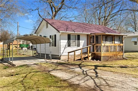 208 W Park St, Rich Hill, MO 64779