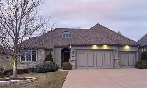 14212 Melrose St, Overland Park, KS 66221