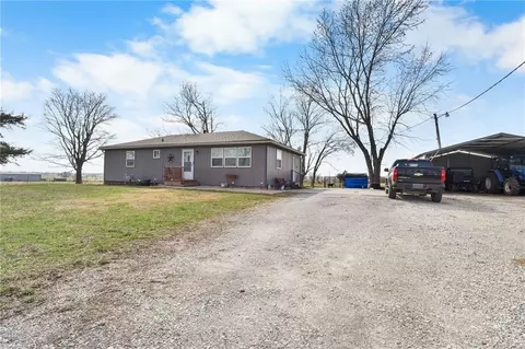 38080 Osawatomie Rd, Osawatomie, KS 66064