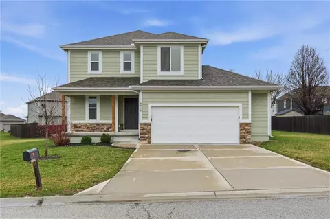 9712 E 220th St, Peculiar, MO 64078