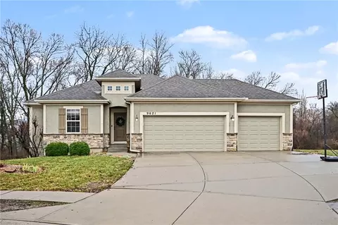 9621 N Adrian Ave, Kansas City, MO 64154