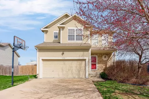 11504 E 207th Cir, Peculiar, MO 64078