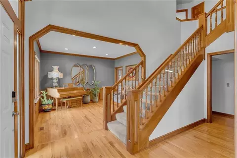 Entry Way - 1116 Oak Tree Dr, Lawrence, KS 66049 photo 2 of 9