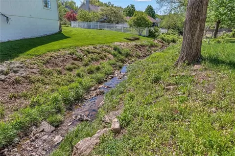 Exterior - 1116 Oak Tree Dr, Lawrence, KS 66049 photo 7 of 18