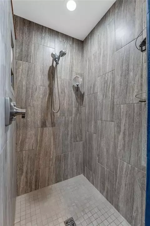 Bath - 1116 Oak Tree Dr, Lawrence, KS 66049 photo 3 of 4