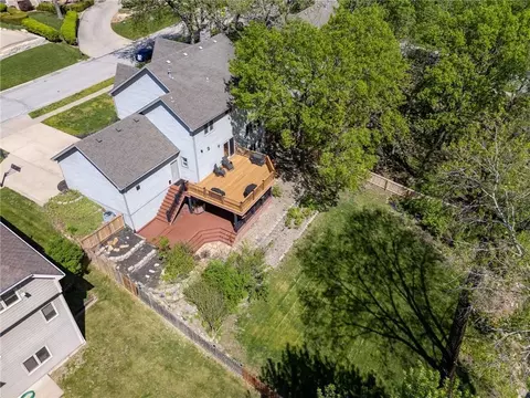 Exterior - 1116 Oak Tree Dr, Lawrence, KS 66049 photo 18 of 18