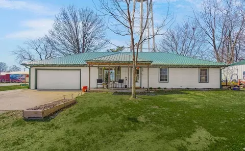 101 Jefferson Ave, East Lynne, MO 64743