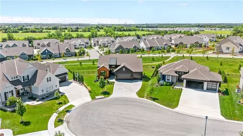 17420 Crystal St, Overland Park, KS 66221