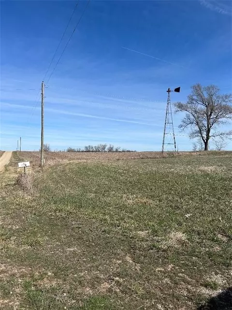 17180 Riley Rd, Winchester, KS 66097