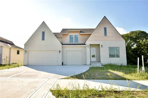 7636 N Booth Ave, Kansas City, MO 64158