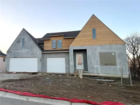 7636 N Booth Ave, Kansas City, MO 64158