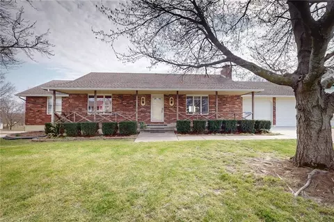 105 Toucan St, Raymore, MO 64083