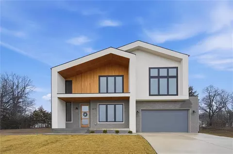 2602 84th Ter, Kansas City, MO 64154