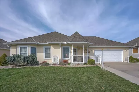 11406 Trevor Dr, Peculiar, MO 64078