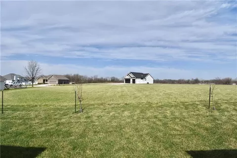 405 W 10th St, Lawson, MO 64062