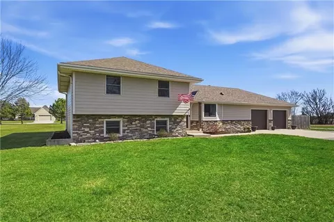 17685 Edgerton Rd, Edgerton, KS 66021