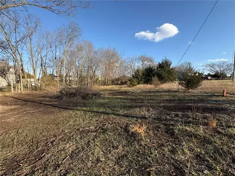 2 Applewood Ln, Linn Valley, KS 66040