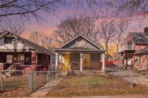 3308 Tracy Ave, Kansas City, MO 64109