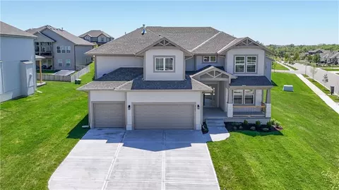 2761 W Park St, Olathe, KS 66061