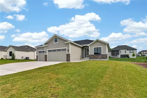 2605 NE Crestview St, Blue Springs, MO 64029