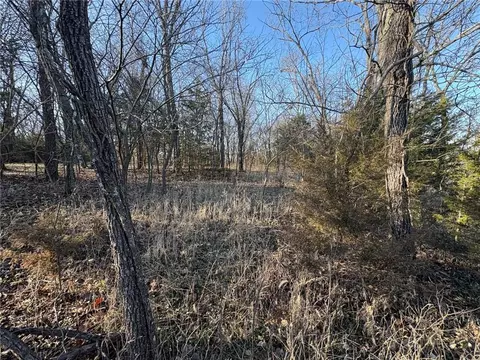 5 Shady Hollow Dr, Linn Valley, KS 66040