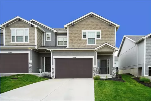 7364 Aaron St #26 D, Parkville, MO 64152