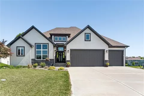 13870 NW 71st St, Parkville, MO 64152