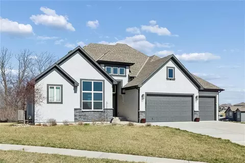 13870 NW 71st St, Parkville, MO 64152