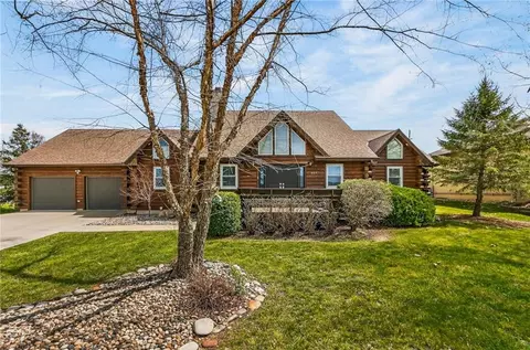 611 N Winnebago Dr, Lake Winnebago, MO 64034