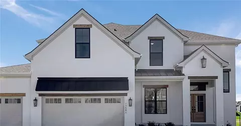 4797 NW Sienna Rdg, Riverside, MO 64150