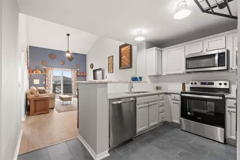 1232 SW Wysteria Dr, Lees Summit, MO 64082